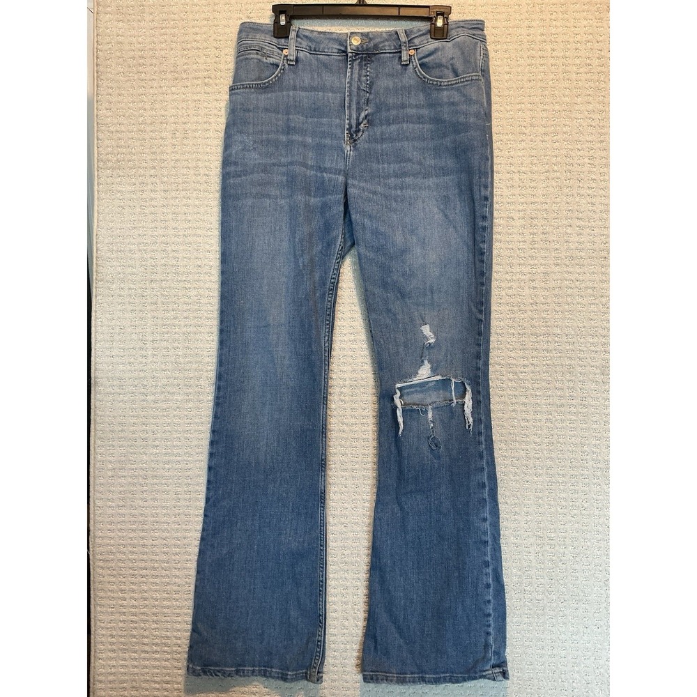 We The Free Free People 31 Distressed Flare Jeans Blow Out Knee 33x33 Med Wash